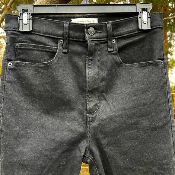 NWOT Abercrombie black jeans ultra high rise super skinny raw hem 28R 6 - Picture 4 of 15